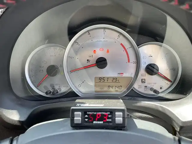 トヨタ ヴィッツ GRMNターボ 神奈川県 2013(平25)年 8.5万km スーパーホワイトⅡ GRMNターボ/200台限定車/5MT/BBS製鍛造17インチAW/RS-Rダウンサス/EXASマフラー/社外フロントスポイラー/GRスポーツシート/TRDシフトノブ/GRドアノブガード/スロットルコントロール/社外HIDライト/社外メモリーナビ・地デジTV/社外CD/DVD/SD/MSV/BT再生/ETC/プッシュスタート/スマートキー×2/寒冷地仕様/H26/27/28/29/30/R1/4年ディーラー整備記録/保証書・取説あり