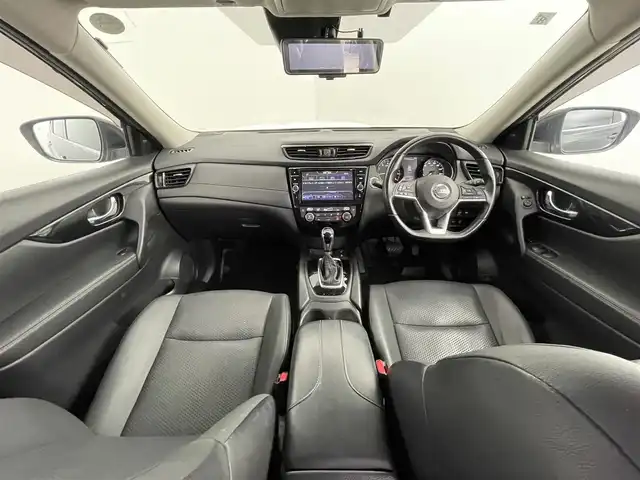 日産 エクストレイル 20Xi Vセレクション 道央・札幌 2021(令3)年 4.5万km ブリリアントホワイトパール ・４WD/・サンルーフ/・プロパイロット/・純正ナビ/　CD/DVD/SD/BT/フルセグ/・アラウンドビューモニター/・デジタルインナーミラー/・純正ドライブレコーダー/・ETC/・エマージェンシーブレーキ/・レーダークルーズコントロール/・レーンキープアシスト/・クリアランスソナー/・ダウンヒルアシストコントロール/・アイドリングストップ/・パワーバックドア/・カプロンシート/・前席パワーシート/・全席シートヒーター/・ステアリングスイッチ/・プッシュスタート/・スマートキー/・スペアキー×１/・LEDヘッドライト/・フォグライト/・オートライト/・ルーフレール/・純正フロアマット/・ドアバイザー