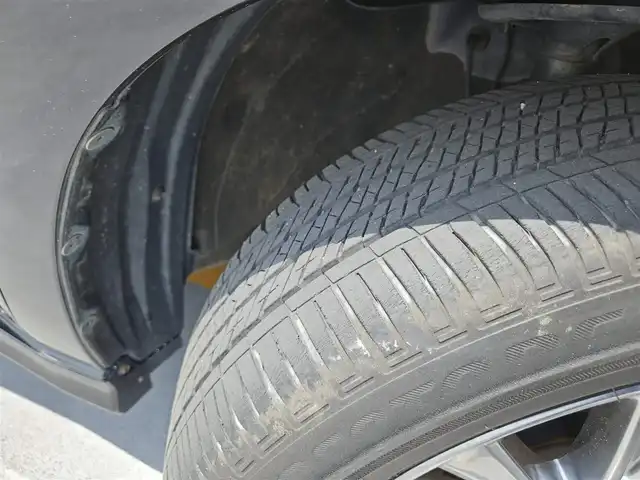 トヨタ ハリアー プレミアム 福岡県 2017(平29)年 7.5万km スパークリングブラックパールクリスタルシャイン 純正9型ナビ(BT/CD/DVD)/フルセグTV/パワーバックドア/バックカメラ/クルーズコントロール/レーンディパーチャーアラート/S-VSC/LEDヘッドランプ/オートライト/オートエアコン/木目調/革巻きコンビステアリング/ステアリングスイッチ/ハーフレザーシート/運転席パワーシート/純正18インチアルミホイール/スマートエントリー/スタートシステム/禁煙車