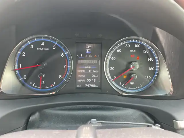 トヨタ ハリアー プレミアム 福岡県 2017(平29)年 7.5万km スパークリングブラックパールクリスタルシャイン 純正9型ナビ(BT/CD/DVD)/フルセグTV/パワーバックドア/バックカメラ/クルーズコントロール/レーンディパーチャーアラート/S-VSC/LEDヘッドランプ/オートライト/オートエアコン/木目調/革巻きコンビステアリング/ステアリングスイッチ/ハーフレザーシート/運転席パワーシート/純正18インチアルミホイール/スマートエントリー/スタートシステム/禁煙車