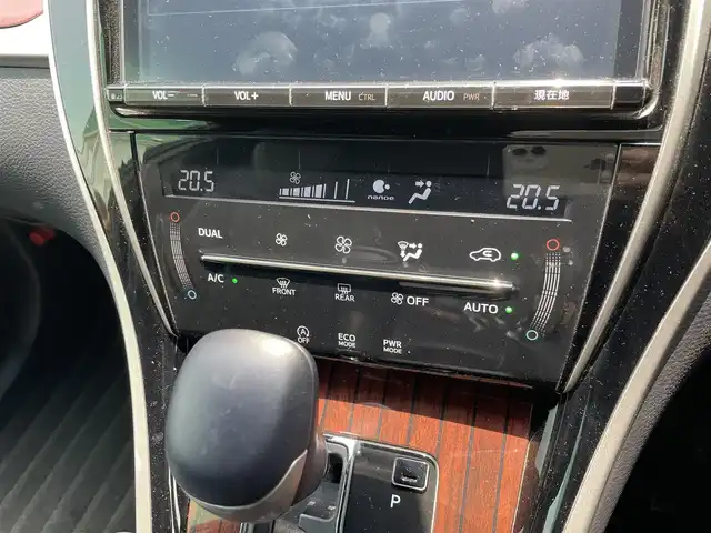 トヨタ ハリアー プレミアム 福岡県 2017(平29)年 7.5万km スパークリングブラックパールクリスタルシャイン 純正9型ナビ(BT/CD/DVD)/フルセグTV/パワーバックドア/バックカメラ/クルーズコントロール/レーンディパーチャーアラート/S-VSC/LEDヘッドランプ/オートライト/オートエアコン/木目調/革巻きコンビステアリング/ステアリングスイッチ/ハーフレザーシート/運転席パワーシート/純正18インチアルミホイール/スマートエントリー/スタートシステム/禁煙車