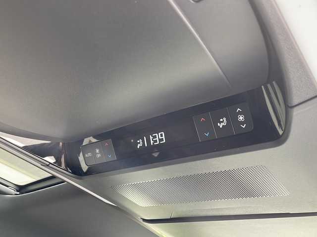 トヨタ アルファード Z 愛知県 2025(令7)年 0.1万km未満 ブラック 登録済未使用者/衝突被害軽減ブレーキ/JBLプレミアムサウンド/純正ディスプレイオーディオナビ　ナビあり/フリップダウンモニター/三眼LEDヘッドライト/全方位カメラ/両側パワースライドドア/サンルーフ/レーダークルーズコントロール/シートヒーター/エアシート/Bluetooth/バックカメラ/電動リアゲート/パワーシート/ヘッドアップディスプレイ/コーナーセンサー/純正アルミホイール/ETC2.0/ブラインドスポットモニター/ステアリングヒーター/インテリジェントミラー/リアオートエアコン/オートマチックハイビーム/置くだけ充電器/ステアリングスイッチ/スマートキー/プッシュスタート