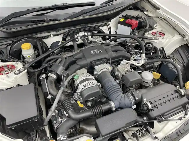 トヨタ ８６ GT 宮城県 2016(平28)年 4.2万km クリスタルホワイトパール モデリスタエアロ（フロント/サイド/リア）/柿本改マフラー/ケンウッド製ナビ/（TV/CD/DVD/Bluetooth/AM/FM/iPod/USB/SD/SMARTUSEN）/バックカメラ/ドライブレコーダー（ケンウッド製）/パドルシフト/ドライブモードセレクトスイッチ/（スポーツモード/スノーモード）/クルーズコントロール/スカッフプレート（運転席/助手席）/純正17インチアルミホイール/純正フロアマット/スペアキー
