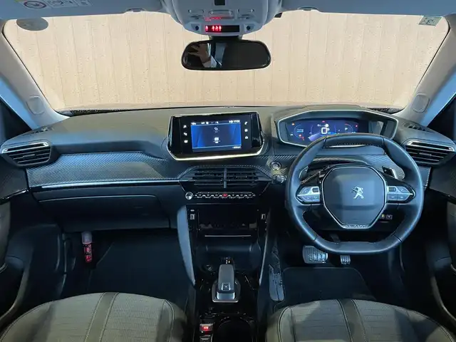 プジョー ２００８ アリュール 愛知県 2021(令3)年 1.3万km 黒 純正ディスプレイオーディオ /AppleCarPlay /バックカメラ /ETC/レーンキープアシスト /ACC /ドライブセレクト /ヘッドライトレベライザー /純正17インチAW /LEDヘッドライト