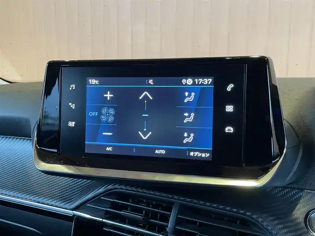 プジョー ２００８ アリュール 愛知県 2021(令3)年 1.3万km 黒 純正ディスプレイオーディオ /AppleCarPlay /バックカメラ /ETC/レーンキープアシスト /ACC /ドライブセレクト /ヘッドライトレベライザー /純正17インチAW /LEDヘッドライト