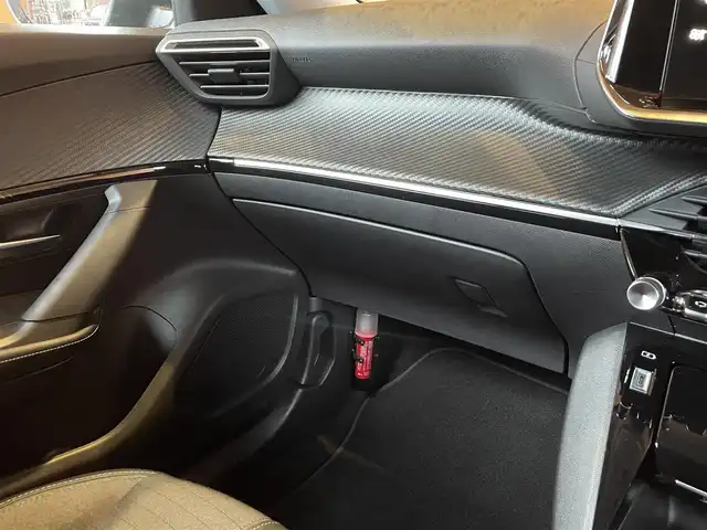 プジョー ２００８ アリュール 愛知県 2021(令3)年 1.3万km 黒 純正ディスプレイオーディオ /AppleCarPlay /バックカメラ /ETC/レーンキープアシスト /ACC /ドライブセレクト /ヘッドライトレベライザー /純正17インチAW /LEDヘッドライト