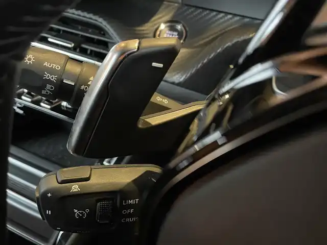プジョー ２００８ アリュール 愛知県 2021(令3)年 1.3万km 黒 純正ディスプレイオーディオ /AppleCarPlay /バックカメラ /ETC/レーンキープアシスト /ACC /ドライブセレクト /ヘッドライトレベライザー /純正17インチAW /LEDヘッドライト