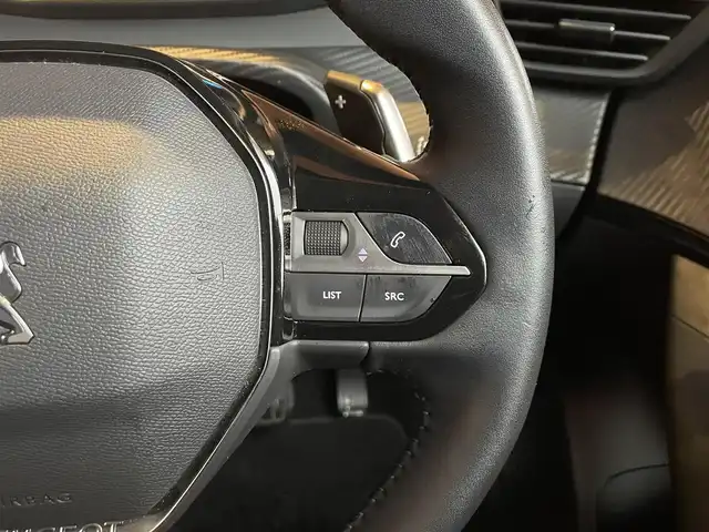 プジョー ２００８ アリュール 愛知県 2021(令3)年 1.3万km 黒 純正ディスプレイオーディオ /AppleCarPlay /バックカメラ /ETC/レーンキープアシスト /ACC /ドライブセレクト /ヘッドライトレベライザー /純正17インチAW /LEDヘッドライト