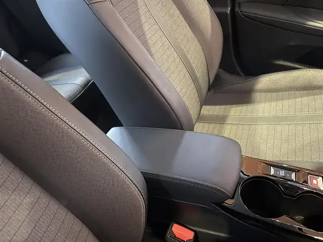 プジョー ２００８ アリュール 愛知県 2021(令3)年 1.3万km 黒 純正ディスプレイオーディオ /AppleCarPlay /バックカメラ /ETC/レーンキープアシスト /ACC /ドライブセレクト /ヘッドライトレベライザー /純正17インチAW /LEDヘッドライト