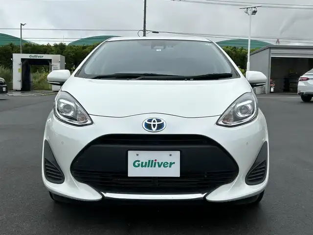 トヨタ アクア S スタイルブラック 岡山県 2020(令2)年 6.2万km ホワイトパールクリスタルシャイン 社外ナビ　/(AM.FM.CD.TV.BT)/バックカメラ　/衝突軽減ブレーキ　/クリアランスソナー　/レーンアシスト　/オートライト　/オートマチックハイビーム　/ＥＴＣ　/Ｂｌｕｅｔｏｏｔｈ接続　/横滑り防止装置　/１５インチ社外ＡＷ　/純正LEDライト