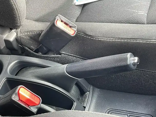 トヨタ アクア S スタイルブラック 福岡県 2020(令2)年 6.2万km ホワイトパールクリスタルシャイン 純正7インチナビ　/(AM.FM.CD.TV.Bluetooth)/バックカメラ　/衝突軽減ブレーキ　/クリアランスソナー　/レーンアシスト　/オートライト　/オートマチックハイビーム　/ＥＴＣ　/ドラレコ前/Ｂｌｕｅｔｏｏｔｈ接続　/横滑り防止装置　/１５インチ社外ＡＷ　/純正LEDライト/ドアバイザー