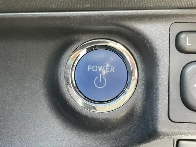 トヨタ アクア S スタイルブラック 福岡県 2020(令2)年 6.2万km ホワイトパールクリスタルシャイン 純正7インチナビ　/(AM.FM.CD.TV.Bluetooth)/バックカメラ　/衝突軽減ブレーキ　/クリアランスソナー　/レーンアシスト　/オートライト　/オートマチックハイビーム　/ＥＴＣ　/ドラレコ前/Ｂｌｕｅｔｏｏｔｈ接続　/横滑り防止装置　/１５インチ社外ＡＷ　/純正LEDライト/ドアバイザー