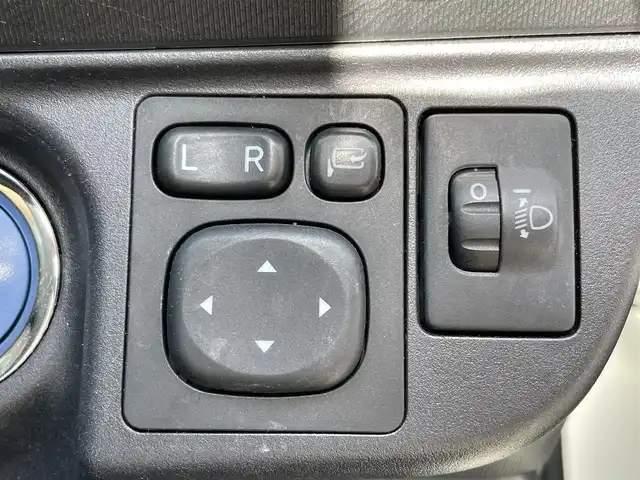 トヨタ アクア S スタイルブラック 福岡県 2020(令2)年 6.2万km ホワイトパールクリスタルシャイン 純正7インチナビ　/(AM.FM.CD.TV.Bluetooth)/バックカメラ　/衝突軽減ブレーキ　/クリアランスソナー　/レーンアシスト　/オートライト　/オートマチックハイビーム　/ＥＴＣ　/ドラレコ前/Ｂｌｕｅｔｏｏｔｈ接続　/横滑り防止装置　/１５インチ社外ＡＷ　/純正LEDライト/ドアバイザー