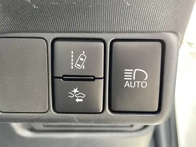 トヨタ アクア S スタイルブラック 福岡県 2020(令2)年 6.2万km ホワイトパールクリスタルシャイン 純正7インチナビ　/(AM.FM.CD.TV.Bluetooth)/バックカメラ　/衝突軽減ブレーキ　/クリアランスソナー　/レーンアシスト　/オートライト　/オートマチックハイビーム　/ＥＴＣ　/ドラレコ前/Ｂｌｕｅｔｏｏｔｈ接続　/横滑り防止装置　/１５インチ社外ＡＷ　/純正LEDライト/ドアバイザー