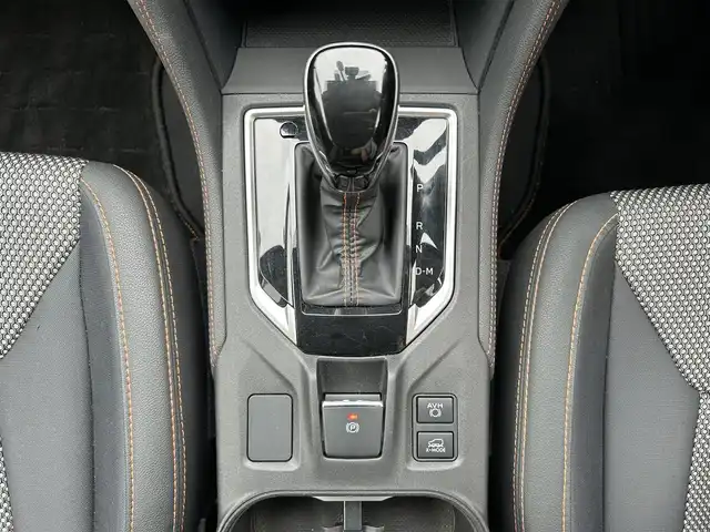 スバル ＸＶ ハイブリッド アドバンス 静岡県 2020(令2)年 1.7万km クリスタルブラックシリカ ワンオーナー/アイサイトVer.3/純正ナビ/（Bluetooth、CD、DVD、USB、iPod）/（DIATONE SOUND）/フルセグTV/4WD/レーダークルーズコントロール/バックカメラ・サイドカメラ/衝突被害軽減システム/オートブレーキホールド/前席パワーシート/運転席シートメモリー/ハーフレザーシート/横滑り防止装置/後方コーナーセンサー/レーンキープアシスト/ETC/前方ドライブレコーダー/スマートキー/プッシュスタート/純正フロアマット/純正18インチアルミホイール/ドアバイザー/LEDヘッドライト/保証書/取扱説明書