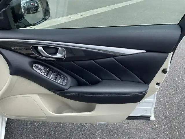 日産 スカイライン ハイブリッド 350GT Type P 佐賀県 2014(平26)年 9.2万km クリスタルホワイトパール ワンオーナー/ベージュ革シート/純正8インチSDナビ/・フルセグTV/AM/FM/CD/USB/Bluetooth/アラウンドビューモニター/ビルトインETC/D＋N席パワーシート(D席メモリー機能付)/D＋N席シートヒーター/革巻きステアリング/ステアリングリモコン/純正17インチアルミホイール/純正キセノンヘッドライト/純正LEDフォグライト/純正フロアマット/純正ドアバイザ―/新車保証書/取扱説明書/スペアキー１本/インテリジェントクルーズコントロール/車線逸脱警報（LDW）/車線逸脱防止支援システム（LDP）/ブラインドスポットワーニング/エマージェンシーブレーキ/インテリジェントペダル