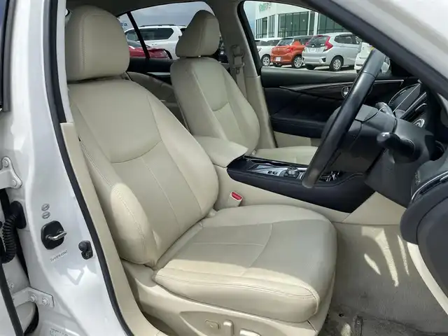 日産 スカイライン ハイブリッド 350GT Type P 佐賀県 2014(平26)年 9.2万km クリスタルホワイトパール ワンオーナー/ベージュ革シート/純正8インチSDナビ/・フルセグTV/AM/FM/CD/USB/Bluetooth/アラウンドビューモニター/ビルトインETC/D＋N席パワーシート(D席メモリー機能付)/D＋N席シートヒーター/革巻きステアリング/ステアリングリモコン/純正17インチアルミホイール/純正キセノンヘッドライト/純正LEDフォグライト/純正フロアマット/純正ドアバイザ―/新車保証書/取扱説明書/スペアキー１本/インテリジェントクルーズコントロール/車線逸脱警報（LDW）/車線逸脱防止支援システム（LDP）/ブラインドスポットワーニング/エマージェンシーブレーキ/インテリジェントペダル
