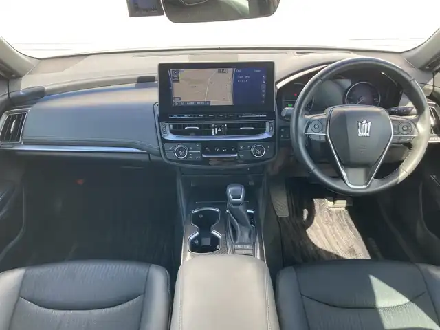 トヨタ クラウン ハイブリッド RS 静岡県 2021(令3)年 4.2万km プレシャスホワイトパール Toyota Safety Sense/純正12.3インチメモリーナビ/　AM FM CD DVD Bluetooth/フルセグTV/前後方ドライブレコーダー/LEDオートヘッドライト/ハーフレザーシート/パワーシート(前席)/シートヒーター(前席)/ステアリングヒーター/前後方クリアランスソナー/ヘッドアップディズプレイ/純正18インチアルミホイール/スマートキー2本/ワンオーナー/ビルトインETC/アラウンドビューモニター