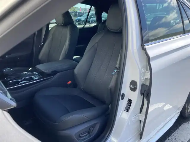 トヨタ クラウン ハイブリッド RS 静岡県 2021(令3)年 4.2万km プレシャスホワイトパール Toyota Safety Sense/純正12.3インチメモリーナビ/　AM FM CD DVD Bluetooth/フルセグTV/前後方ドライブレコーダー/LEDオートヘッドライト/ハーフレザーシート/パワーシート(前席)/シートヒーター(前席)/ステアリングヒーター/前後方クリアランスソナー/ヘッドアップディズプレイ/純正18インチアルミホイール/スマートキー2本/ワンオーナー/ビルトインETC/アラウンドビューモニター