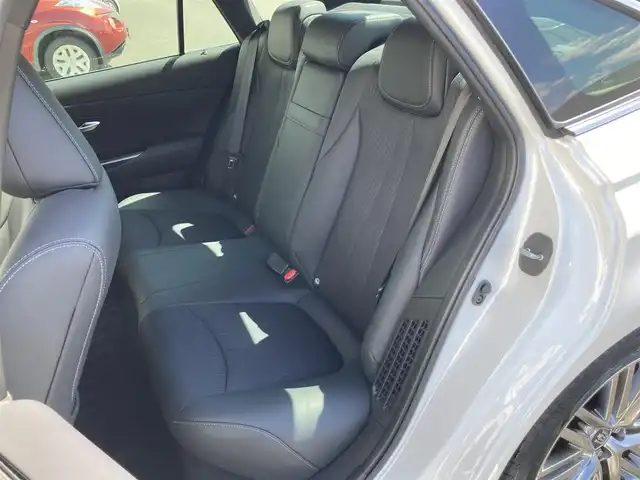 トヨタ クラウン ハイブリッド RS 静岡県 2021(令3)年 4.2万km プレシャスホワイトパール Toyota Safety Sense/純正12.3インチメモリーナビ/　AM FM CD DVD Bluetooth/フルセグTV/前後方ドライブレコーダー/LEDオートヘッドライト/ハーフレザーシート/パワーシート(前席)/シートヒーター(前席)/ステアリングヒーター/前後方クリアランスソナー/ヘッドアップディズプレイ/純正18インチアルミホイール/スマートキー2本/ワンオーナー/ビルトインETC/アラウンドビューモニター