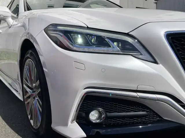 トヨタ クラウン ハイブリッド RS 静岡県 2021(令3)年 4.2万km プレシャスホワイトパール Toyota Safety Sense/純正12.3インチメモリーナビ/　AM FM CD DVD Bluetooth/フルセグTV/前後方ドライブレコーダー/LEDオートヘッドライト/ハーフレザーシート/パワーシート(前席)/シートヒーター(前席)/ステアリングヒーター/前後方クリアランスソナー/ヘッドアップディズプレイ/純正18インチアルミホイール/スマートキー2本/ワンオーナー/ビルトインETC/アラウンドビューモニター