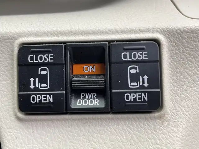 トヨタ シエンタ G 栃木県 2017(平29)年 5.1万km ホワイトパールクリスタルシャイン 純正ナビ/　（CD/DVD/フルセグTV/Bluetooth）/バックカメラ/トヨタセーフティセンス/・プリクラッシュセーフティ/・レーンディパーチャーアラート/・レーントレーシングアシスト/・オートマチックハイビーム/・ロードサインアシスト/ドライブレコーダー/両側パワースライドドア/前席シートヒーター/スマートキー×2/プッシュスタート