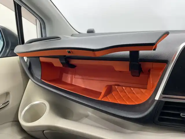 トヨタ シエンタ G 栃木県 2017(平29)年 5.1万km ホワイトパールクリスタルシャイン 純正ナビ/　（CD/DVD/フルセグTV/Bluetooth）/バックカメラ/トヨタセーフティセンス/・プリクラッシュセーフティ/・レーンディパーチャーアラート/・レーントレーシングアシスト/・オートマチックハイビーム/・ロードサインアシスト/ドライブレコーダー/両側パワースライドドア/前席シートヒーター/スマートキー×2/プッシュスタート