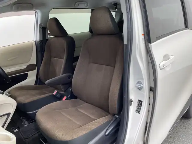 トヨタ シエンタ G 栃木県 2017(平29)年 5.1万km ホワイトパールクリスタルシャイン 純正ナビ/　（CD/DVD/フルセグTV/Bluetooth）/バックカメラ/トヨタセーフティセンス/・プリクラッシュセーフティ/・レーンディパーチャーアラート/・レーントレーシングアシスト/・オートマチックハイビーム/・ロードサインアシスト/ドライブレコーダー/両側パワースライドドア/前席シートヒーター/スマートキー×2/プッシュスタート