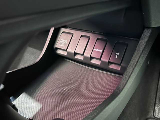 ホンダ ヴェゼル ハイブリッド Z ホンダセンシング 埼玉県 2016(平28)年 4.3万km ホワイトオーキッドパール ホンダセンシング/純正メモリーナビ/ CD/DVD/BT/USB/フルセグ/バックカメラ/ハーフレザーシート/シートヒーター/純正17インチアルミホイール/レーンキープアシスト/レーダークルーズコントロール/ステアリングスイッチ/LEDヘッドライト/パドルシフト/ルーフレール/ETC/スマートキー/禁煙車
