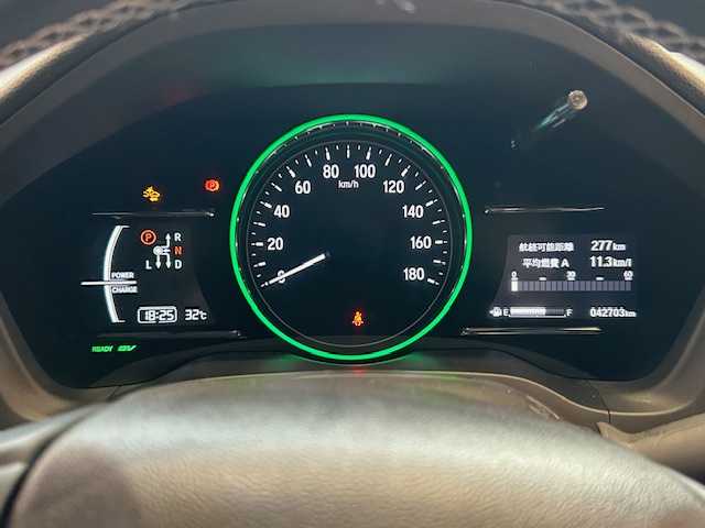 ホンダ ヴェゼル ハイブリッド Z ホンダセンシング 埼玉県 2016(平28)年 4.3万km ホワイトオーキッドパール ホンダセンシング/純正メモリーナビ/ CD/DVD/BT/USB/フルセグ/バックカメラ/ハーフレザーシート/シートヒーター/純正17インチアルミホイール/レーンキープアシスト/レーダークルーズコントロール/ステアリングスイッチ/LEDヘッドライト/パドルシフト/ルーフレール/ETC/スマートキー/禁煙車