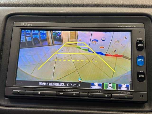 ホンダ ヴェゼル ハイブリッド Z ホンダセンシング 埼玉県 2016(平28)年 4.3万km ホワイトオーキッドパール ホンダセンシング/純正メモリーナビ/ CD/DVD/BT/USB/フルセグ/バックカメラ/ハーフレザーシート/シートヒーター/純正17インチアルミホイール/レーンキープアシスト/レーダークルーズコントロール/ステアリングスイッチ/LEDヘッドライト/パドルシフト/ルーフレール/ETC/スマートキー/禁煙車
