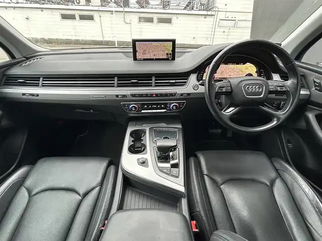 アウディ Ｑ７ 3.0TFSIクワトロアダプティブエアサスペンション 道東・釧路十勝 2017(平29)年 5.8万km 黒 ７シーターパッケーゲ/　　三列目シート /　　サンブラインド /　　4ゾーンデラックスオートマチック/　　エアコンディショナー/　　シートヒーター（フロント/リヤ）/リアアシスタンスパッケージ/　　アウディサイドアシスト/　　アウディプレセンスリヤ/　　サイドエアバッグ（リヤ）/コンフォートシートパッケージ/純正ナビ/　　CD/DVD/SD/BT/USB/フルセグ/全方位モニター/バーチャルコックピット/純正ETC/社外前後ドライブレコーダー/レーダー探知機/アダプティブクルーズコントロール/パーキングアシスト/マトリクスLEDヘッドライト/フロントシートエアコン/パワーバックドア/純正21インチAW/純正フロアマット