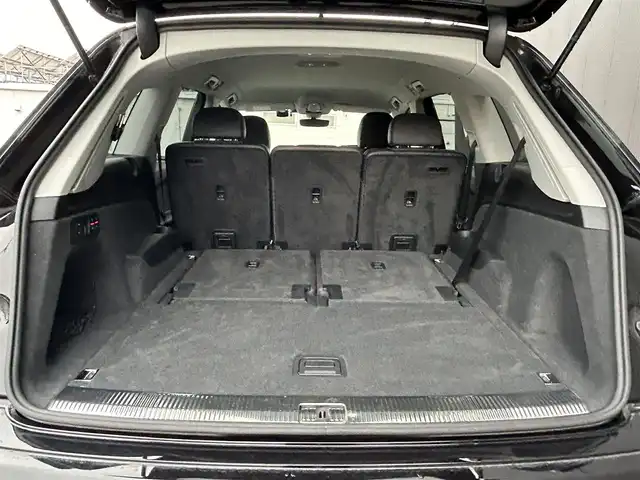 アウディ Ｑ７ 3.0TFSIクワトロアダプティブエアサスペンション 道東・釧路十勝 2017(平29)年 5.8万km 黒 ７シーターパッケーゲ/　　三列目シート /　　サンブラインド /　　4ゾーンデラックスオートマチック/　　エアコンディショナー/　　シートヒーター（フロント/リヤ）/リアアシスタンスパッケージ/　　アウディサイドアシスト/　　アウディプレセンスリヤ/　　サイドエアバッグ（リヤ）/コンフォートシートパッケージ/純正ナビ/　　CD/DVD/SD/BT/USB/フルセグ/全方位モニター/バーチャルコックピット/純正ETC/社外前後ドライブレコーダー/レーダー探知機/アダプティブクルーズコントロール/パーキングアシスト/マトリクスLEDヘッドライト/フロントシートエアコン/パワーバックドア/純正21インチAW/純正フロアマット