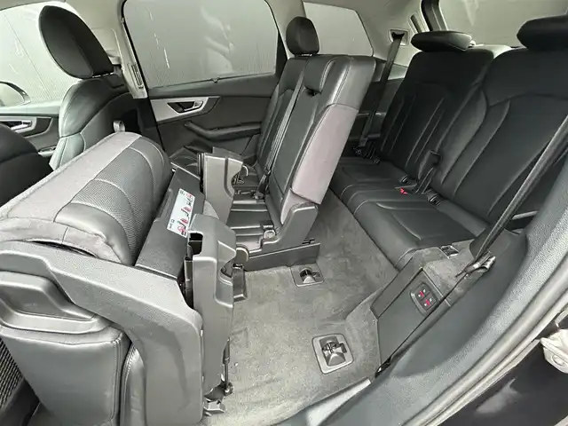アウディ Ｑ７ 3.0TFSIクワトロアダプティブエアサスペンション 道東・釧路十勝 2017(平29)年 5.8万km 黒 ７シーターパッケーゲ/　　三列目シート /　　サンブラインド /　　4ゾーンデラックスオートマチック/　　エアコンディショナー/　　シートヒーター（フロント/リヤ）/リアアシスタンスパッケージ/　　アウディサイドアシスト/　　アウディプレセンスリヤ/　　サイドエアバッグ（リヤ）/コンフォートシートパッケージ/純正ナビ/　　CD/DVD/SD/BT/USB/フルセグ/全方位モニター/バーチャルコックピット/純正ETC/社外前後ドライブレコーダー/レーダー探知機/アダプティブクルーズコントロール/パーキングアシスト/マトリクスLEDヘッドライト/フロントシートエアコン/パワーバックドア/純正21インチAW/純正フロアマット