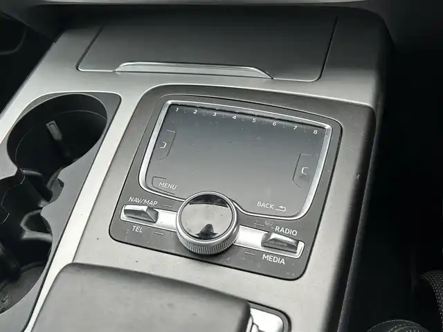 アウディ Ｑ７ 3.0TFSIクワトロアダプティブエアサスペンション 道東・釧路十勝 2017(平29)年 5.8万km 黒 ７シーターパッケーゲ/　　三列目シート /　　サンブラインド /　　4ゾーンデラックスオートマチック/　　エアコンディショナー/　　シートヒーター（フロント/リヤ）/リアアシスタンスパッケージ/　　アウディサイドアシスト/　　アウディプレセンスリヤ/　　サイドエアバッグ（リヤ）/コンフォートシートパッケージ/純正ナビ/　　CD/DVD/SD/BT/USB/フルセグ/全方位モニター/バーチャルコックピット/純正ETC/社外前後ドライブレコーダー/レーダー探知機/アダプティブクルーズコントロール/パーキングアシスト/マトリクスLEDヘッドライト/フロントシートエアコン/パワーバックドア/純正21インチAW/純正フロアマット