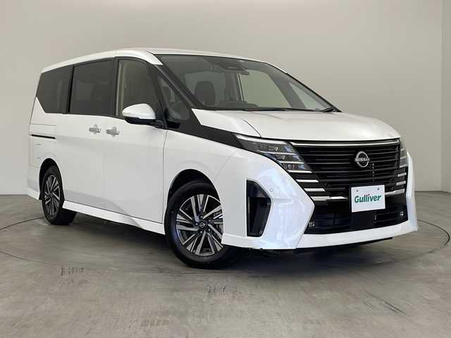 日産 セレナ ハイウェイスター V 兵庫県 2023(令5)年 3.9万km ブリリアントホワイトパール ・ディスプレイオーディオ/・Bluetooth/・アラウンドビューモニター/・両側パワースライドドア/・タッチフリースライドドア/・アイドリングストップ/・ETC/・スマートキー/・LEDライト/・プッシュスタート/・パドルシフト/・デジタルインナーミラー/・社外前方ドライブレコーダー/・プロパイロット/・エマージェンシーブレーキ/・ハンドル支援機能/・車線逸脱防止支援/・後側方衝突防止支援/・踏み間違い衝突防止支援/・先行車発進お知らせ/・標識検知支援/・クリアランスソナー/・プラズマクラスター/・純正16インチアルミホイール/・フロアマット/・純正エアロ/・横滑り防止装置/・アイドリングストップ