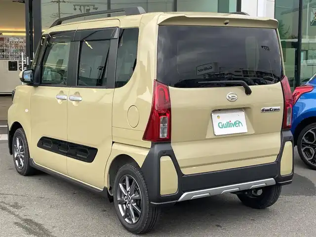 ダイハツ タント ファンクロス 東京都 2022(令4)年 2.5万km サンドベージュメタリック 純正ディスプレイオーディオ/Bluetooth/純正アルミホイール/シートヒーター/両側パワースライドドア/フロントフォグランプ/純正フロアマット/プッシュスタート/LEDヘッドライト/コーナーセンサー/衝突軽減ブレーキ/レーンキープアシスト/ルーフレール/横滑り防止装置