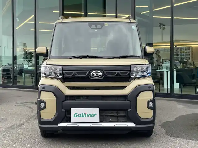 ダイハツ タント ファンクロス 東京都 2022(令4)年 2.5万km サンドベージュメタリック 純正ディスプレイオーディオ/Bluetooth/純正アルミホイール/シートヒーター/両側パワースライドドア/フロントフォグランプ/純正フロアマット/プッシュスタート/LEDヘッドライト/コーナーセンサー/衝突軽減ブレーキ/レーンキープアシスト/ルーフレール/横滑り防止装置