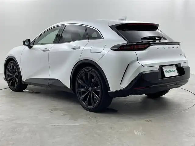 トヨタ クラウン スポーツ Z 福井県 2025(令7)年 0.5万km プレシャスホワイトパール 12.3インチ ディスプレイオーディオ（コネクティッドナビ対応）/フルセグTV/Bluetooth/Miracast/USB/AM/FM/トヨタチームメイト/全方位モニター/ToyotaSafetySense/・プリクラッシュセーフティ/・レーントレーシングアシスト/・レーンディパーチャーアラート/・レーダークルーズコントロール（全車速追従機能付）/・アダプティブハイビームシステム/・オートマチックハイビーム/・ロードサインアシスト/・ドライバー異常時対応システム/・プロアクティブドライビングアシスト/・発進遅れ告知機能：先行車・信号出遅れをサポート/・緊急時操舵支援（アクティブ操舵機能付）/・フロントクロストラフィックアラート/・レーンチェンジアシスト/ブラインドスポットモニター/電動メモリーシート/レザーシート /シートヒーター /エアシート/革巻きステアリング/ステアリングリモコン/ステアリングヒーター/ステアリングチルド機構/プッシュスタート /スペアキー/パワーバックドア /LED/フォグランプ/純正トノカバー/純正２１インチアルミホイール/純正フロアマット