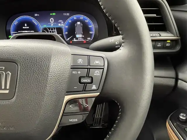トヨタ クラウン スポーツ Z 福井県 2025(令7)年 0.5万km プレシャスホワイトパール 12.3インチ ディスプレイオーディオ（コネクティッドナビ対応）/フルセグTV/Bluetooth/Miracast/USB/AM/FM/トヨタチームメイト/全方位モニター/ToyotaSafetySense/・プリクラッシュセーフティ/・レーントレーシングアシスト/・レーンディパーチャーアラート/・レーダークルーズコントロール（全車速追従機能付）/・アダプティブハイビームシステム/・オートマチックハイビーム/・ロードサインアシスト/・ドライバー異常時対応システム/・プロアクティブドライビングアシスト/・発進遅れ告知機能：先行車・信号出遅れをサポート/・緊急時操舵支援（アクティブ操舵機能付）/・フロントクロストラフィックアラート/・レーンチェンジアシスト/ブラインドスポットモニター/電動メモリーシート/レザーシート /シートヒーター /エアシート/革巻きステアリング/ステアリングリモコン/ステアリングヒーター/ステアリングチルド機構/プッシュスタート /スペアキー/パワーバックドア /LED/フォグランプ/純正トノカバー/純正２１インチアルミホイール/純正フロアマット
