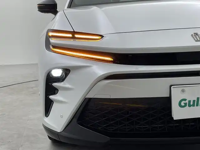 トヨタ クラウン スポーツ Z 福井県 2025(令7)年 0.5万km プレシャスホワイトパール 12.3インチ ディスプレイオーディオ（コネクティッドナビ対応）/フルセグTV/Bluetooth/Miracast/USB/AM/FM/トヨタチームメイト/全方位モニター/ToyotaSafetySense/・プリクラッシュセーフティ/・レーントレーシングアシスト/・レーンディパーチャーアラート/・レーダークルーズコントロール（全車速追従機能付）/・アダプティブハイビームシステム/・オートマチックハイビーム/・ロードサインアシスト/・ドライバー異常時対応システム/・プロアクティブドライビングアシスト/・発進遅れ告知機能：先行車・信号出遅れをサポート/・緊急時操舵支援（アクティブ操舵機能付）/・フロントクロストラフィックアラート/・レーンチェンジアシスト/ブラインドスポットモニター/電動メモリーシート/レザーシート /シートヒーター /エアシート/革巻きステアリング/ステアリングリモコン/ステアリングヒーター/ステアリングチルド機構/プッシュスタート /スペアキー/パワーバックドア /LED/フォグランプ/純正トノカバー/純正２１インチアルミホイール/純正フロアマット
