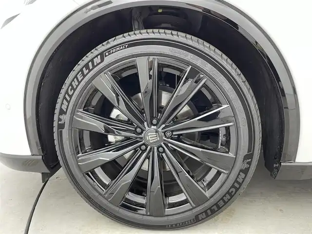 トヨタ クラウン スポーツ Z 福井県 2025(令7)年 0.5万km プレシャスホワイトパール 12.3インチ ディスプレイオーディオ（コネクティッドナビ対応）/フルセグTV/Bluetooth/Miracast/USB/AM/FM/トヨタチームメイト/全方位モニター/ToyotaSafetySense/・プリクラッシュセーフティ/・レーントレーシングアシスト/・レーンディパーチャーアラート/・レーダークルーズコントロール（全車速追従機能付）/・アダプティブハイビームシステム/・オートマチックハイビーム/・ロードサインアシスト/・ドライバー異常時対応システム/・プロアクティブドライビングアシスト/・発進遅れ告知機能：先行車・信号出遅れをサポート/・緊急時操舵支援（アクティブ操舵機能付）/・フロントクロストラフィックアラート/・レーンチェンジアシスト/ブラインドスポットモニター/電動メモリーシート/レザーシート /シートヒーター /エアシート/革巻きステアリング/ステアリングリモコン/ステアリングヒーター/ステアリングチルド機構/プッシュスタート /スペアキー/パワーバックドア /LED/フォグランプ/純正トノカバー/純正２１インチアルミホイール/純正フロアマット