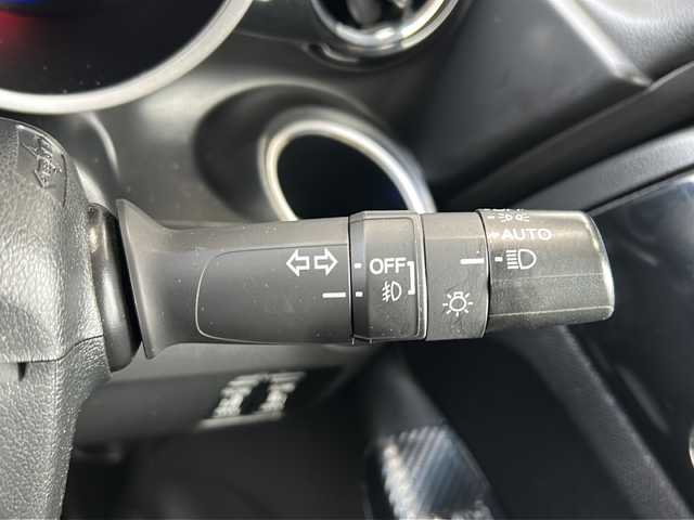 ホンダ Ｎ ＢＯＸ カスタム ターボ SSブラックSパッケージ 静岡県 2017(平29)年 8.2万km クリスタルブラックパール 純正SDナビ/・DVD/・CD/・Bluetooth/・AM/・FM/・ワンセグTV/・iPod/プリクラッシュ/・バックカメラ/・パドルシフト/・クルーズコントロール/・ステアリングリモコン/・両側パワースライドドア/・純正アルミホイール/・純正フロアマット/・キセノンライト/・オートライト/・レザーシート/・ヒートシーター/・プッシュスタート/・スマートキー/・スペアキー/・ETC/・ワンオーナー