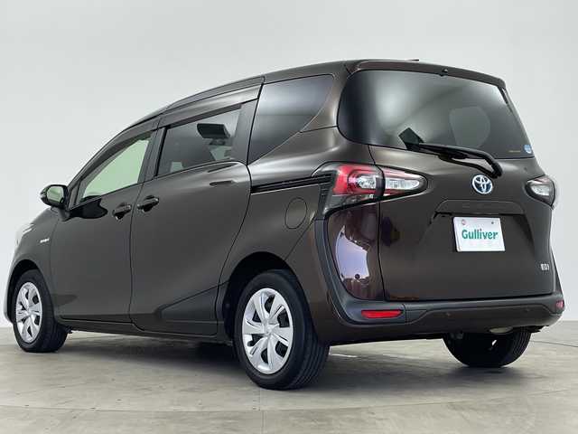 トヨタ シエンタ ハイブリッド ファンベースG 鹿児島県 2019(平31)年 6.7万km ヴィンテージブラウンパールクリスタルシャイン ワンオーナー/純正ディーラーナビ/・BT/・CD/・DVD/・フルセグTV/全方位カメラ/ビルドインETC/両側パワースライドドア/前席シートヒーター/ステアリングヒーター/革巻きステアリング/前後クリアランスソナー/LEDヘッドライト/プッシュスタート/クルーズコントロール/ドアバイザー/保証書/取扱説明書/記録簿（R4.R6）/スペアキー