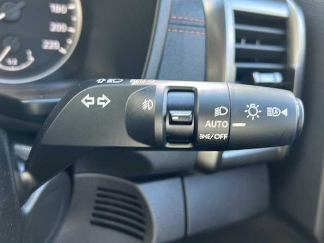 三菱 トライトン GSR 大阪府 2025(令7)年 0.1万km ダイヤモンドブラックマイカ 登録時169km 衝突軽減システム　純正ナビ　フルセグＴＶ　Ｂｌｕｅｔｏｏｔｈ　全方位カメラ　ハーフレザーシート　運転席パワーシート　前席シートヒーター　レーダークルーズコントロール　ステアリングヒーター　　後席サーキュレーター　ＢＳＭ　LEDヘッドライト フロアマット　プッシュスタート　スマートキー　スマートキー　取扱説明書　保証書　