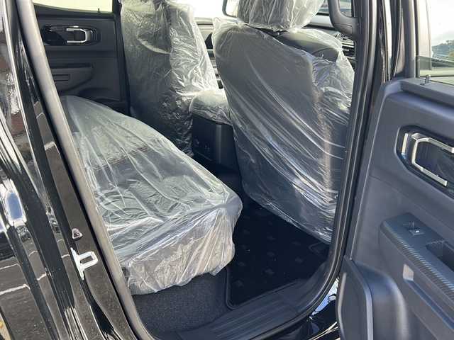 三菱 トライトン GSR 大阪府 2025(令7)年 0.1万km ダイヤモンドブラックマイカ 登録時169km 衝突軽減システム　純正ナビ　フルセグＴＶ　Ｂｌｕｅｔｏｏｔｈ　全方位カメラ　ハーフレザーシート　運転席パワーシート　前席シートヒーター　レーダークルーズコントロール　ステアリングヒーター　　後席サーキュレーター　ＢＳＭ　LEDヘッドライト フロアマット　プッシュスタート　スマートキー　スマートキー　取扱説明書　保証書　