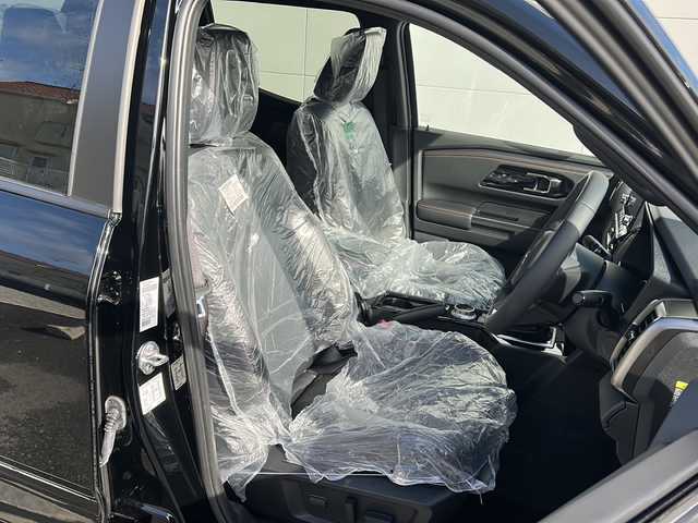 三菱 トライトン GSR 大阪府 2025(令7)年 0.1万km ダイヤモンドブラックマイカ 登録時169km 衝突軽減システム　純正ナビ　フルセグＴＶ　Ｂｌｕｅｔｏｏｔｈ　全方位カメラ　ハーフレザーシート　運転席パワーシート　前席シートヒーター　レーダークルーズコントロール　ステアリングヒーター　　後席サーキュレーター　ＢＳＭ　LEDヘッドライト フロアマット　プッシュスタート　スマートキー　スマートキー　取扱説明書　保証書　