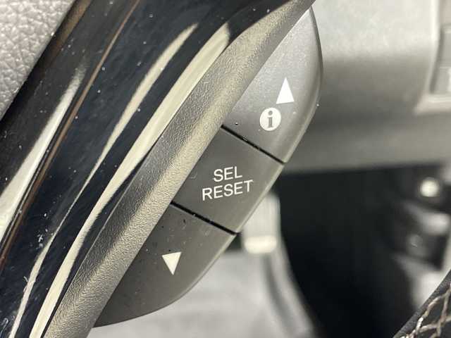 ホンダ ヴェゼル ハイブリッド Z ホンダセンシング 神奈川県 2018(平30)年 7.2万km クリスタルブラックパール 純正メモリーナビゲーション【NR-MZ033】/AM FM フルセグ　Bluetooth　CD DVD　USB　iPod HDMI/ホンダセンシング/アダプティブクルーズコントロール/前席シートヒーター/ビルトインETC/ステアリングスイッチ/電動パーキングブレーキ/プッシュスタート/スマートキー/取扱説明書/LEDヘッドライト/オートライト/オートマチックハイビーム/純正17インチアルミホイル/電動格納ミラー