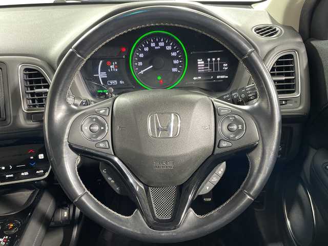 ホンダ ヴェゼル ハイブリッド Z ホンダセンシング 神奈川県 2018(平30)年 7.2万km クリスタルブラックパール 純正メモリーナビゲーション【NR-MZ033】/AM FM フルセグ　Bluetooth　CD DVD　USB　iPod HDMI/ホンダセンシング/アダプティブクルーズコントロール/前席シートヒーター/ビルトインETC/ステアリングスイッチ/電動パーキングブレーキ/プッシュスタート/スマートキー/取扱説明書/LEDヘッドライト/オートライト/オートマチックハイビーム/純正17インチアルミホイル/電動格納ミラー