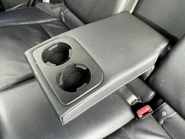 スバル フォレスター 2．0XT アイサイト 三重県 2013(平25)年 8.5万km サテンホワイトパール (株)IDOMが運営する【じしゃロン四日市店】の自社ローン対象車両になります。こちらは現金ご利用時の価格です。自社ローンご希望の方は別途その旨お申付け下さい。/純正SDナビ（CD/DVD/BT/AM/FM）/フルセグTV/衝突軽減システム/レーンキープアシスト/ダウンヒルアシストコントロール/バックカメラ/パワーバックドア/レザーシート/シートヒーター/ドライブレコーダー/前後コーナーセンサー/４WD